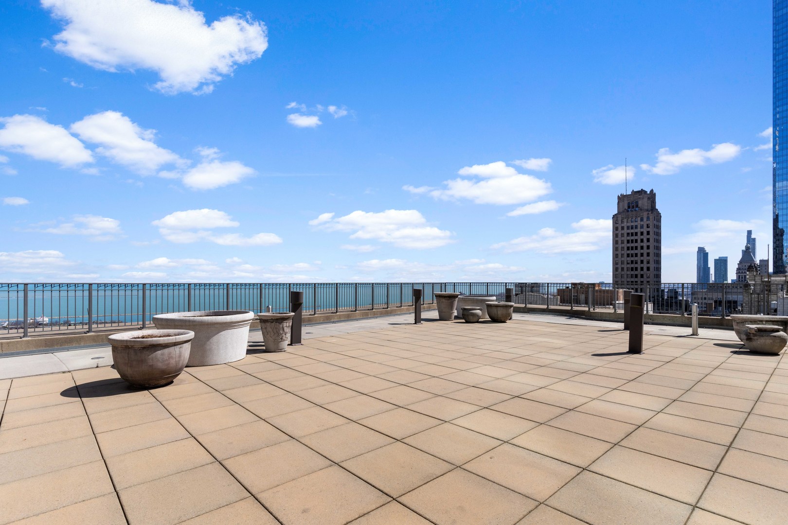 130 N Garland Court Unit: 5303