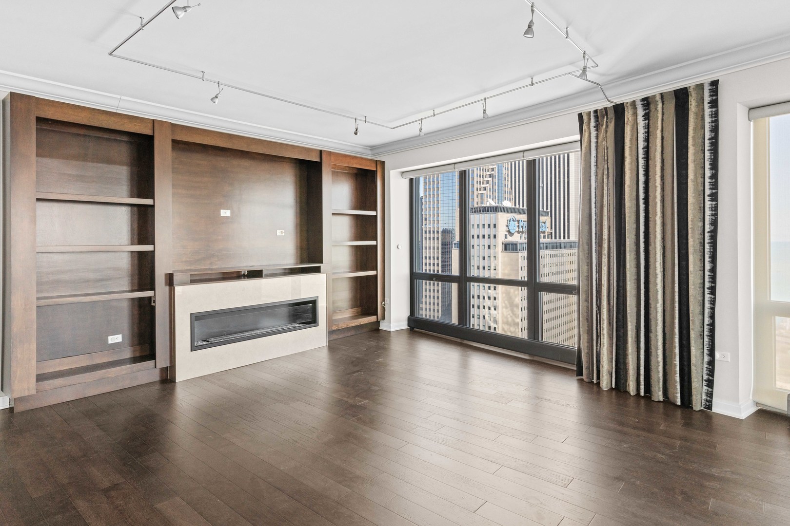 130 N Garland Court Unit: 5303