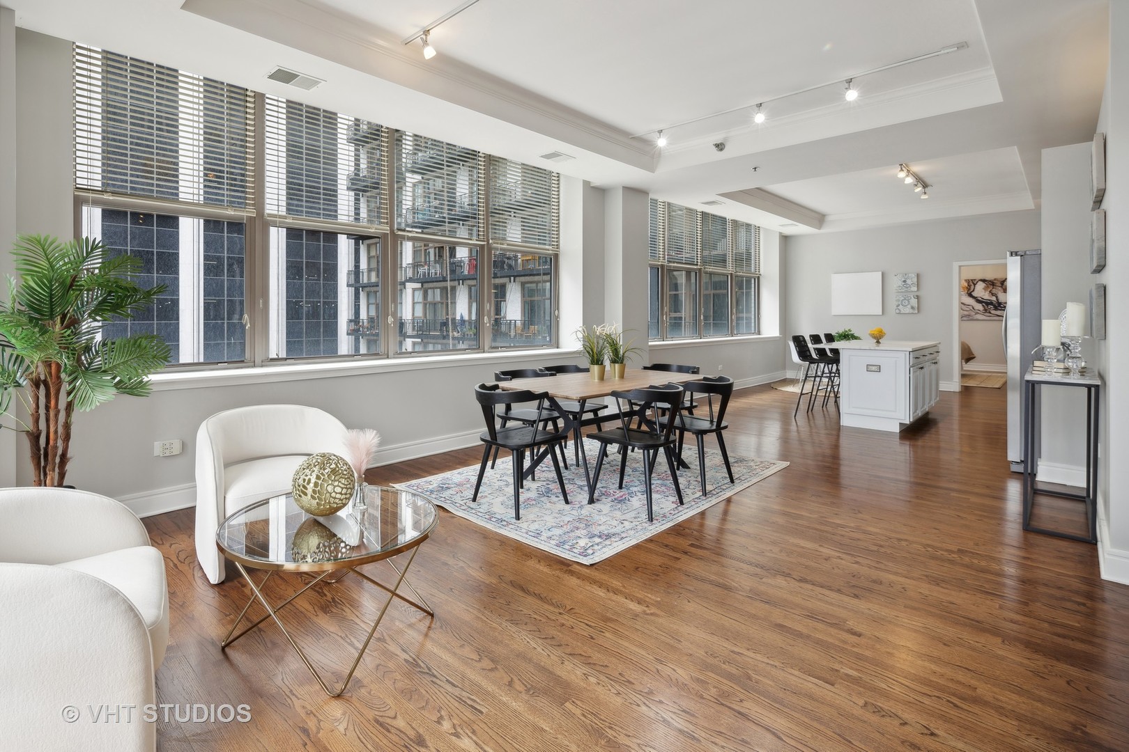212 W Washington Street Unit: 1605