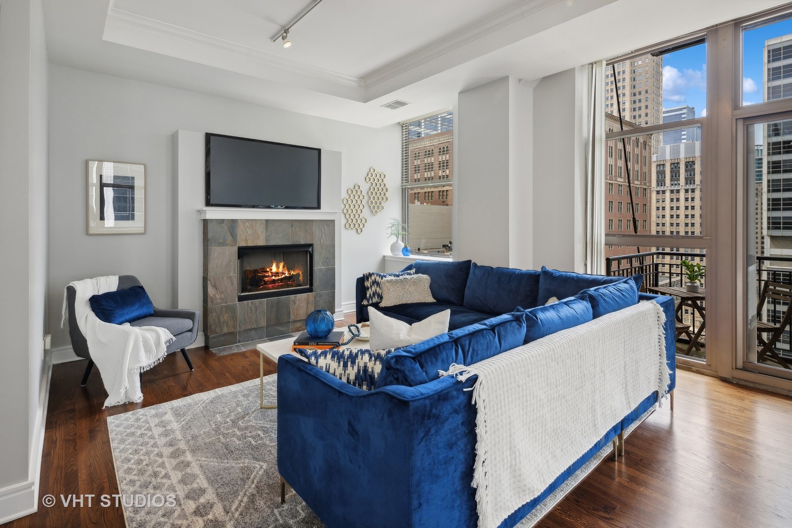 212 W Washington Street Unit: 1605