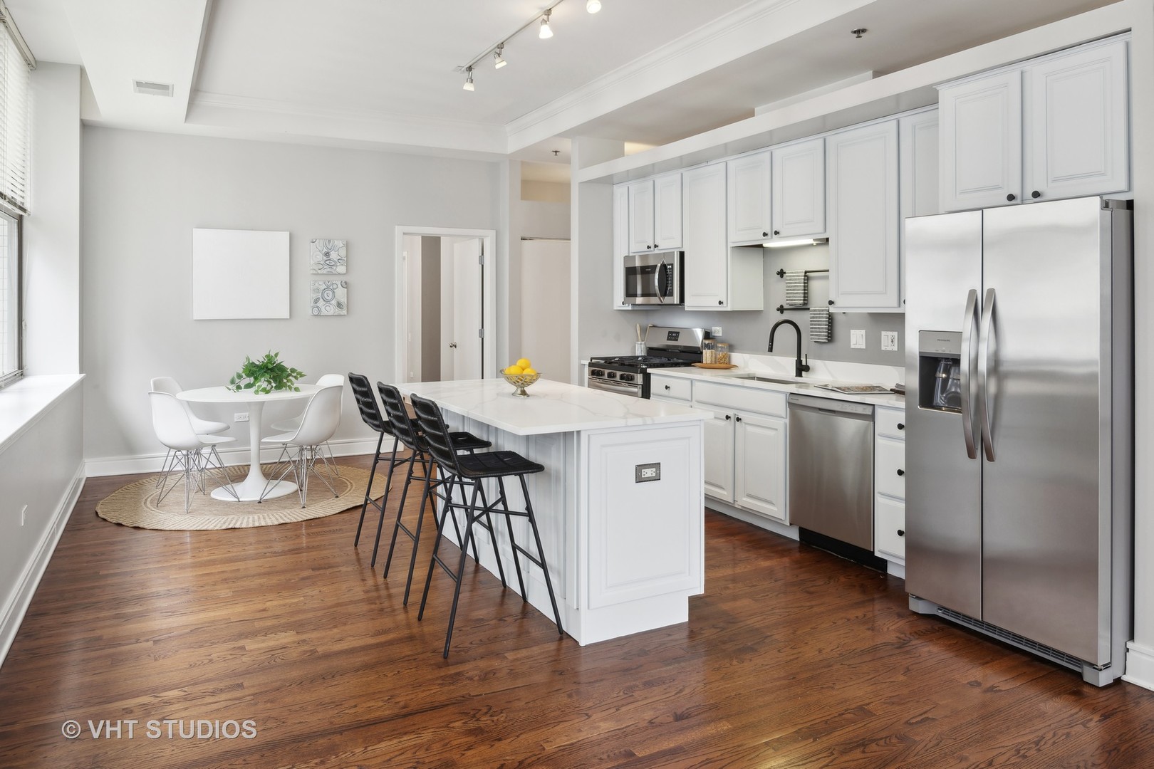 212 W Washington Street Unit: 1605