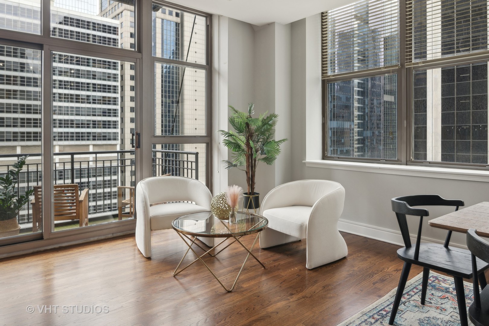 212 W Washington Street Unit: 1605