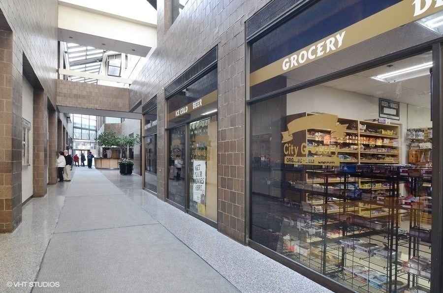 405 N WABASH Avenue Unit: 3401