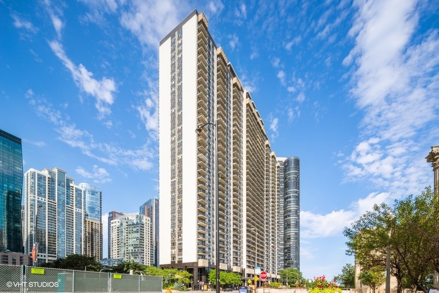 400 E Randolph Street Unit: 3527