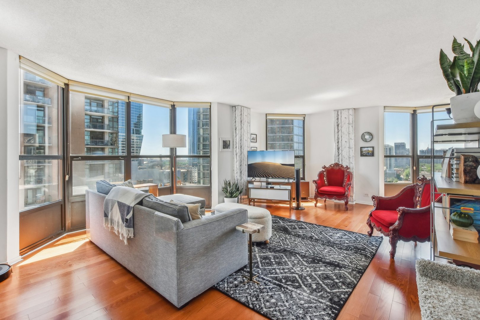 899 S PLYMOUTH Court Unit: 1408