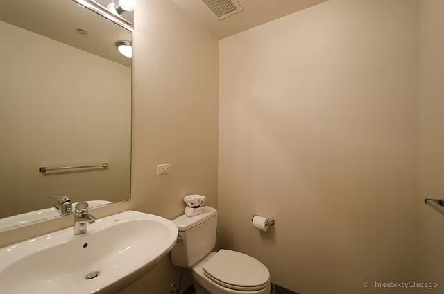 1720 S Michigan Avenue Unit: 2712