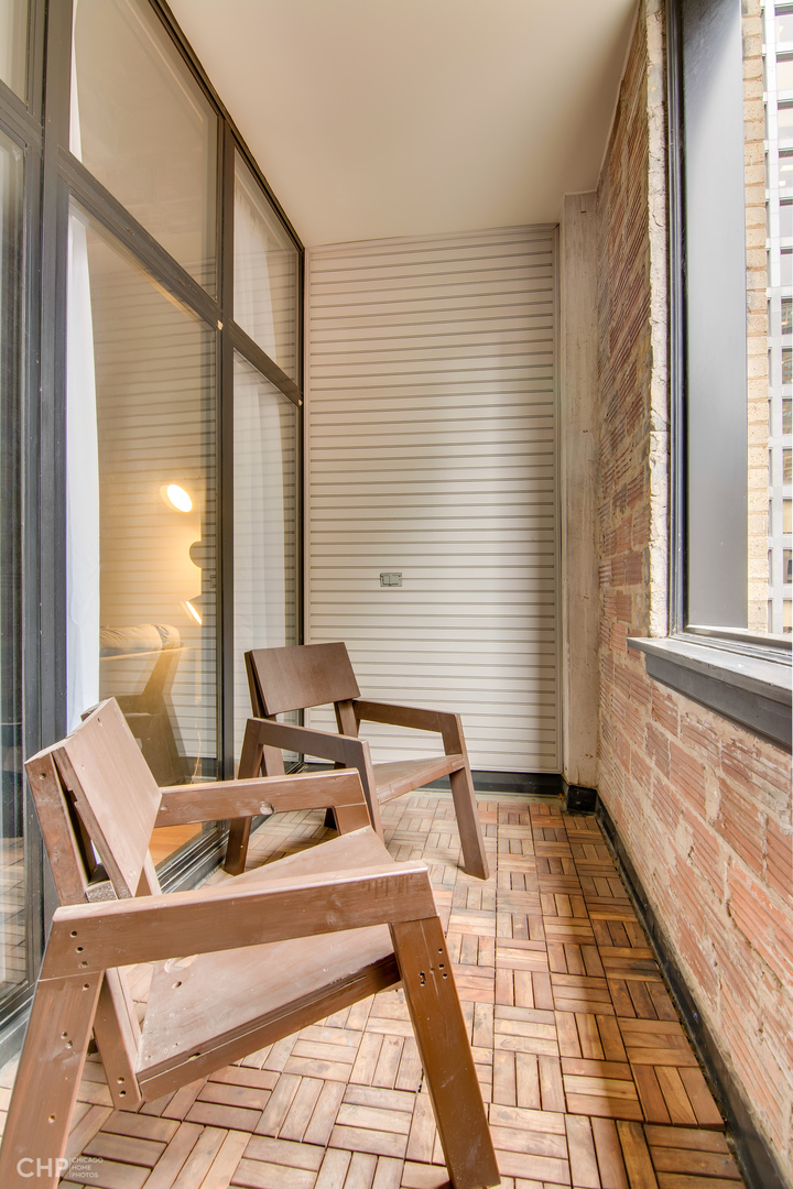 20 N STATE Street Unit: 909