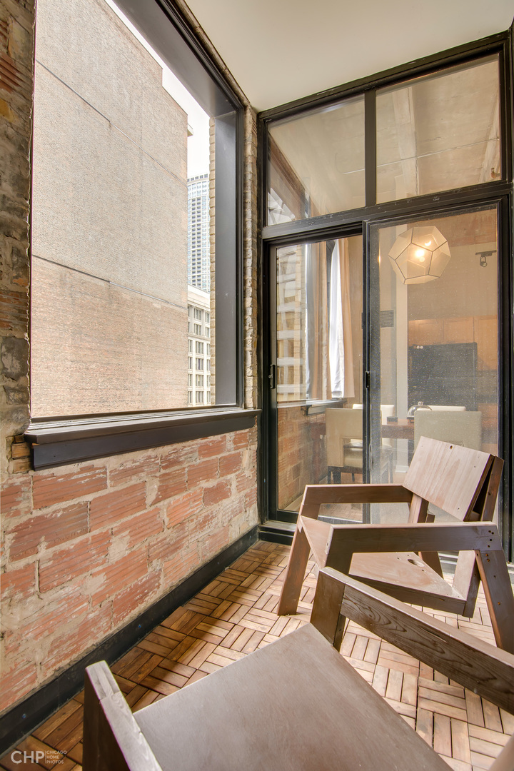 20 N STATE Street Unit: 909