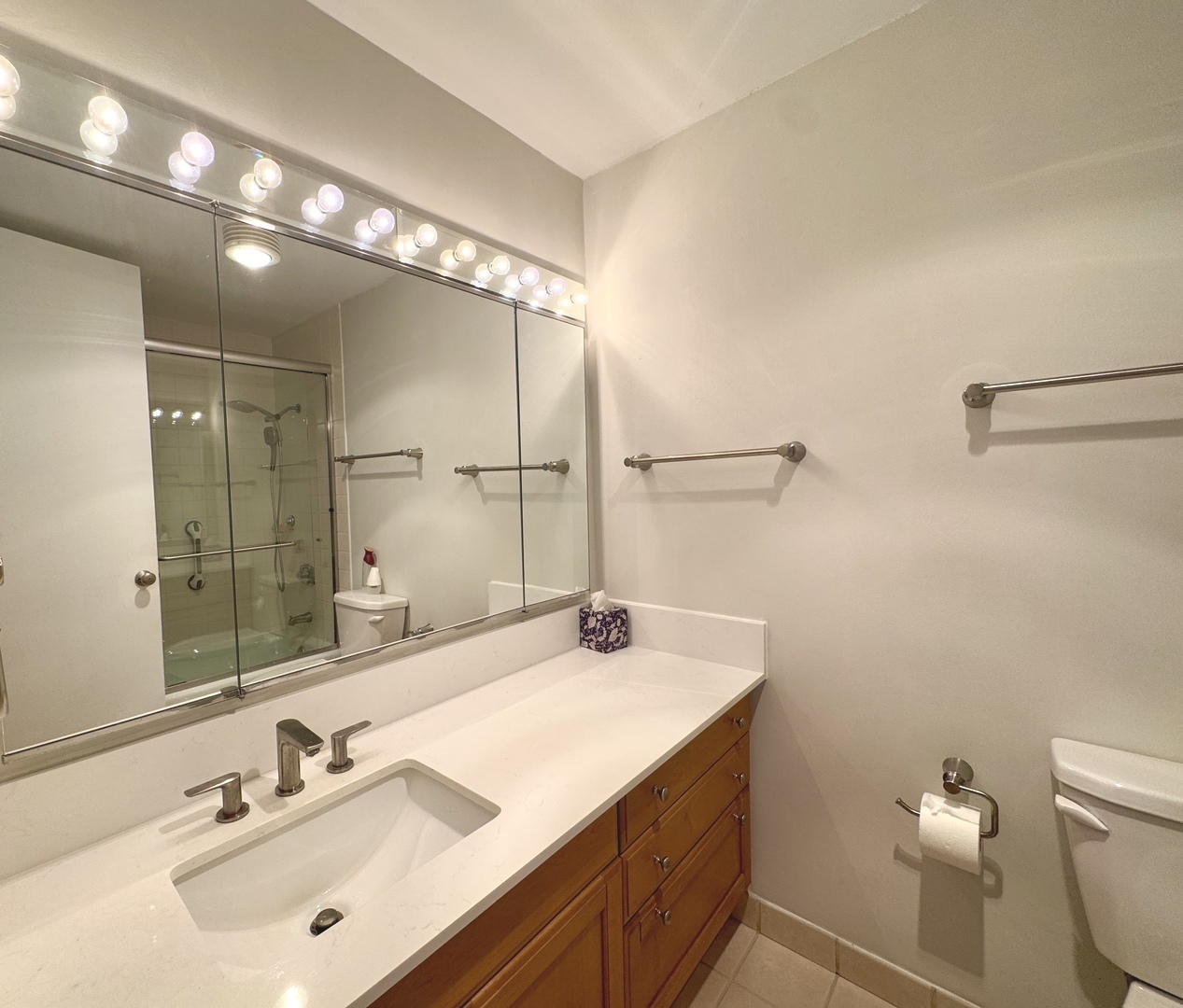360 E Randolph Street Unit: 3402