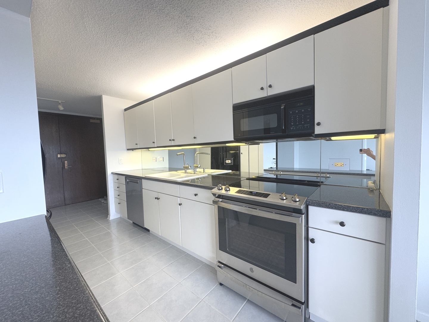 360 E Randolph Street Unit: 3402