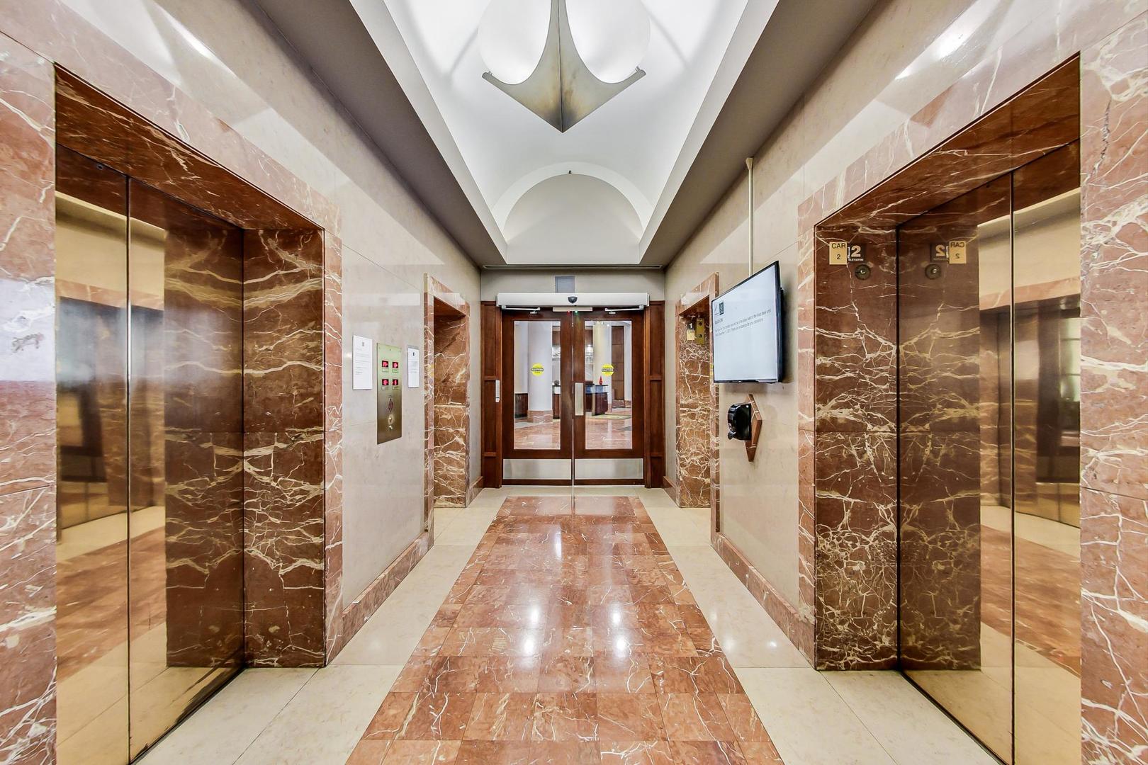 211 E Ohio Street Unit: 1619