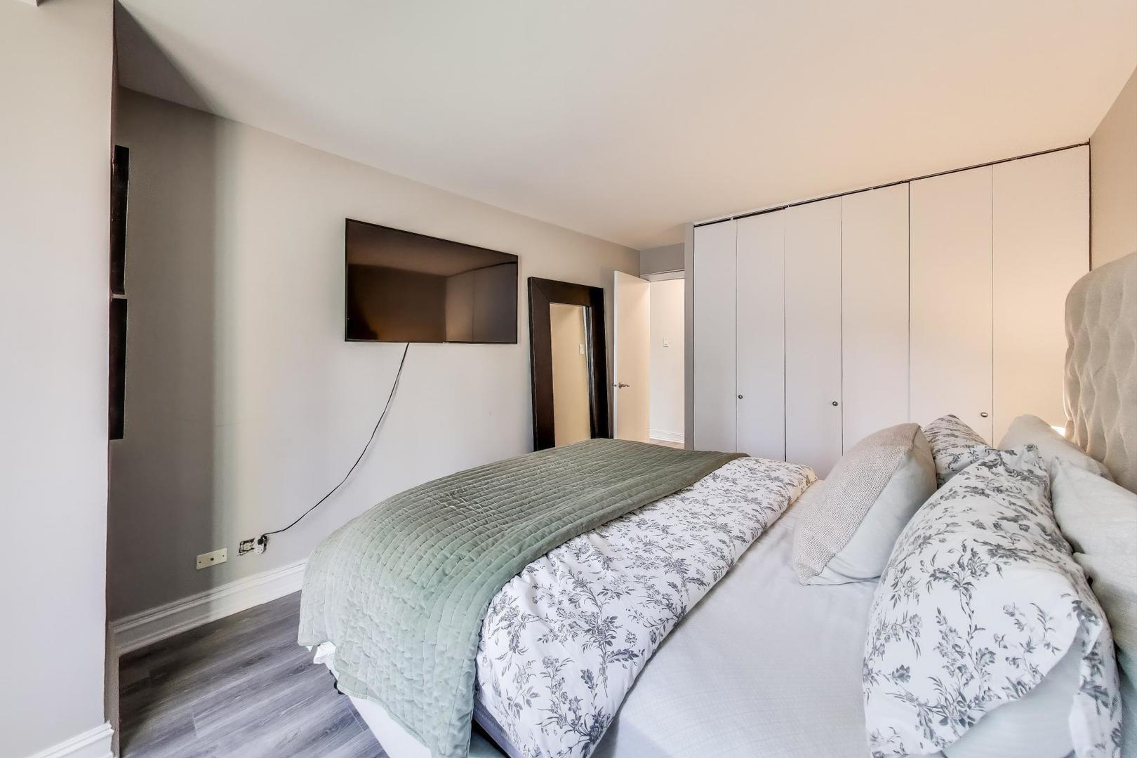 211 E Ohio Street Unit: 1619