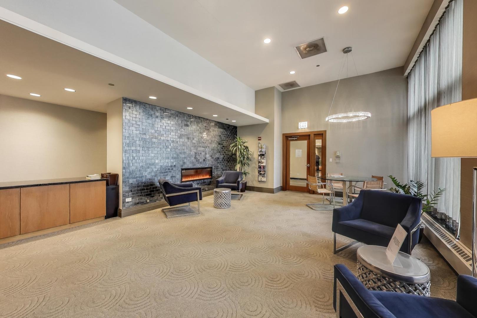 420 E Waterside Drive Unit: 3304