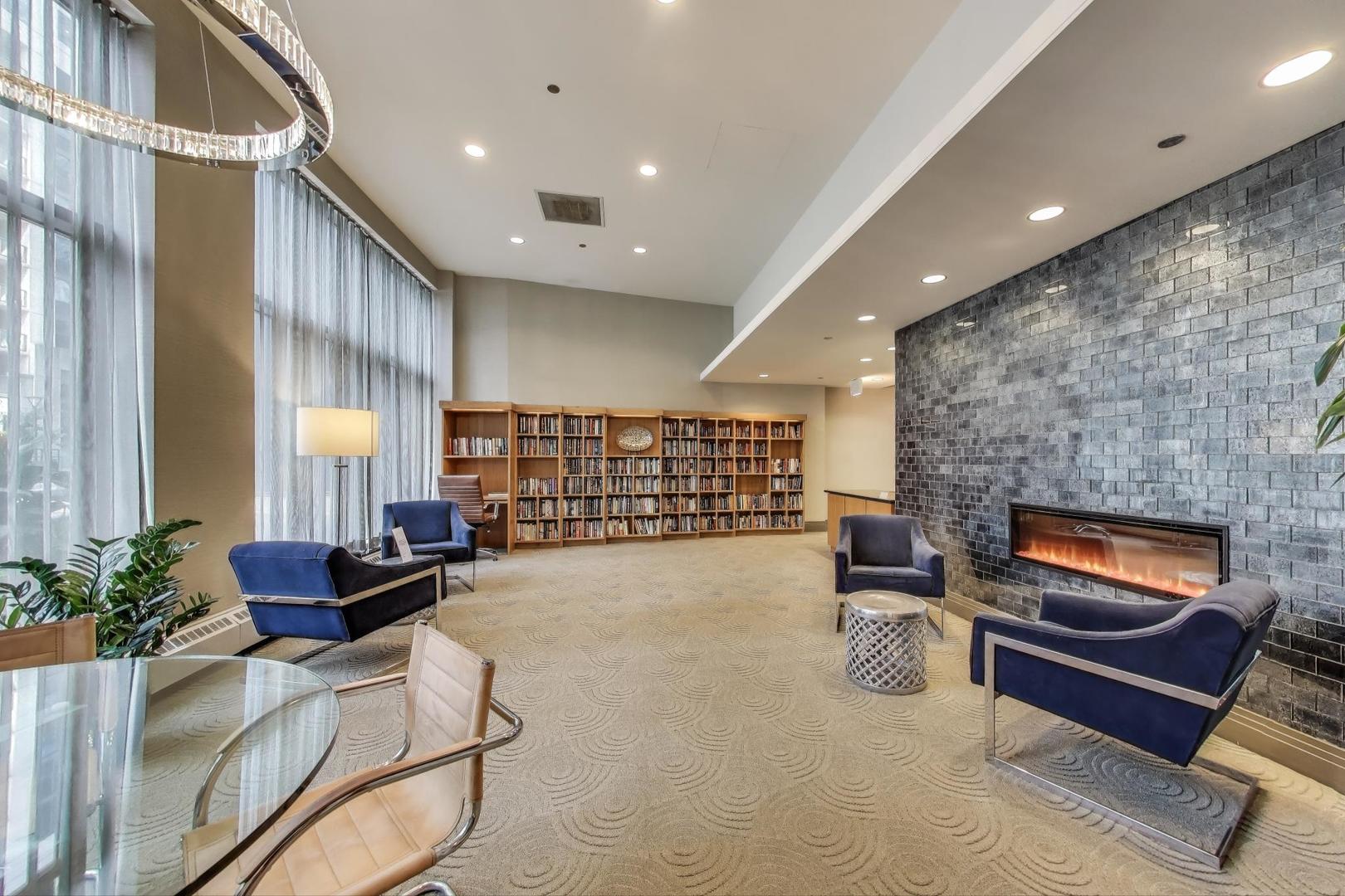 420 E Waterside Drive Unit: 3304