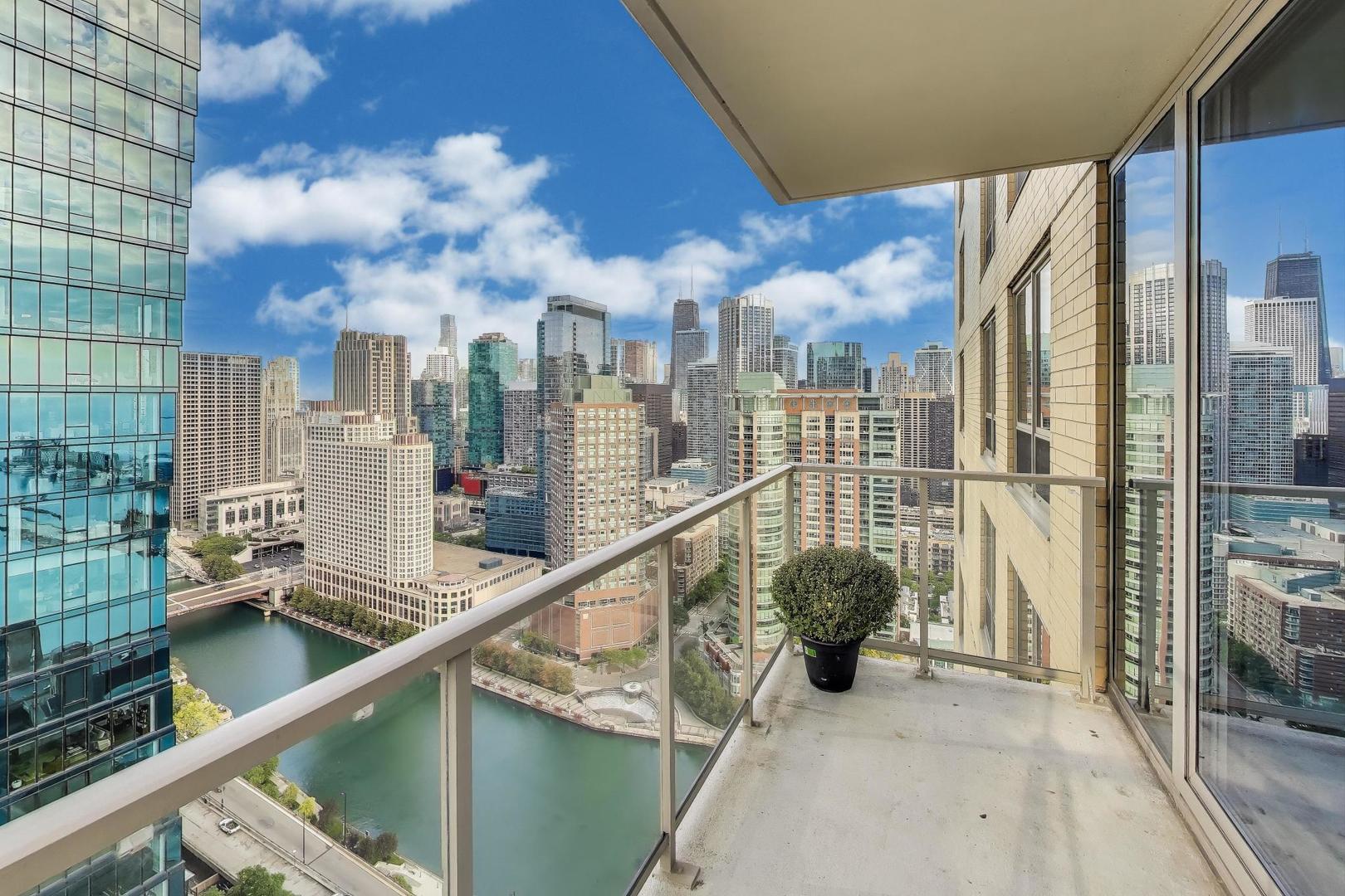 420 E Waterside Drive Unit: 3304