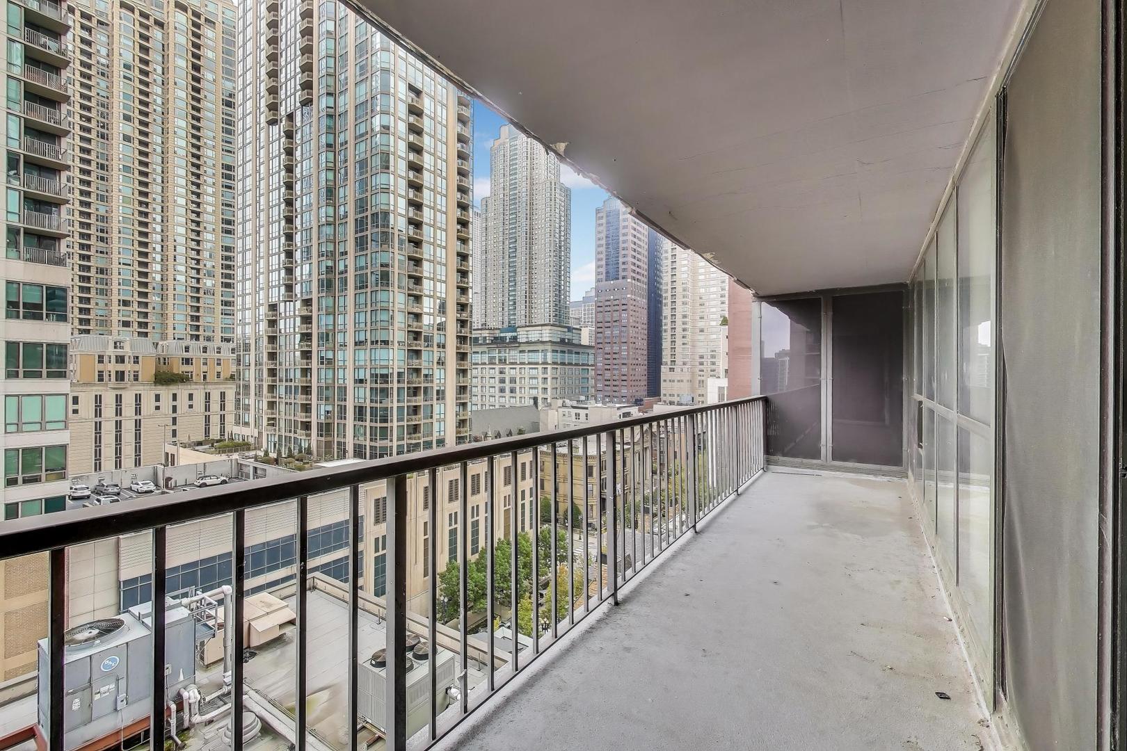 10 E ONTARIO Street Unit: 1110