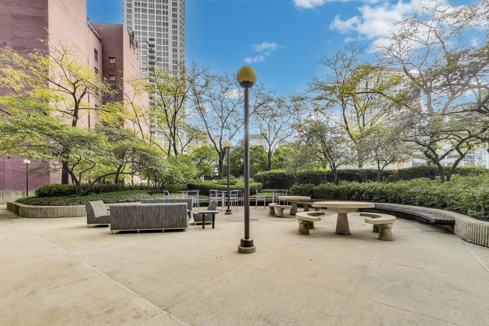 10 E ONTARIO Street Unit: 1110