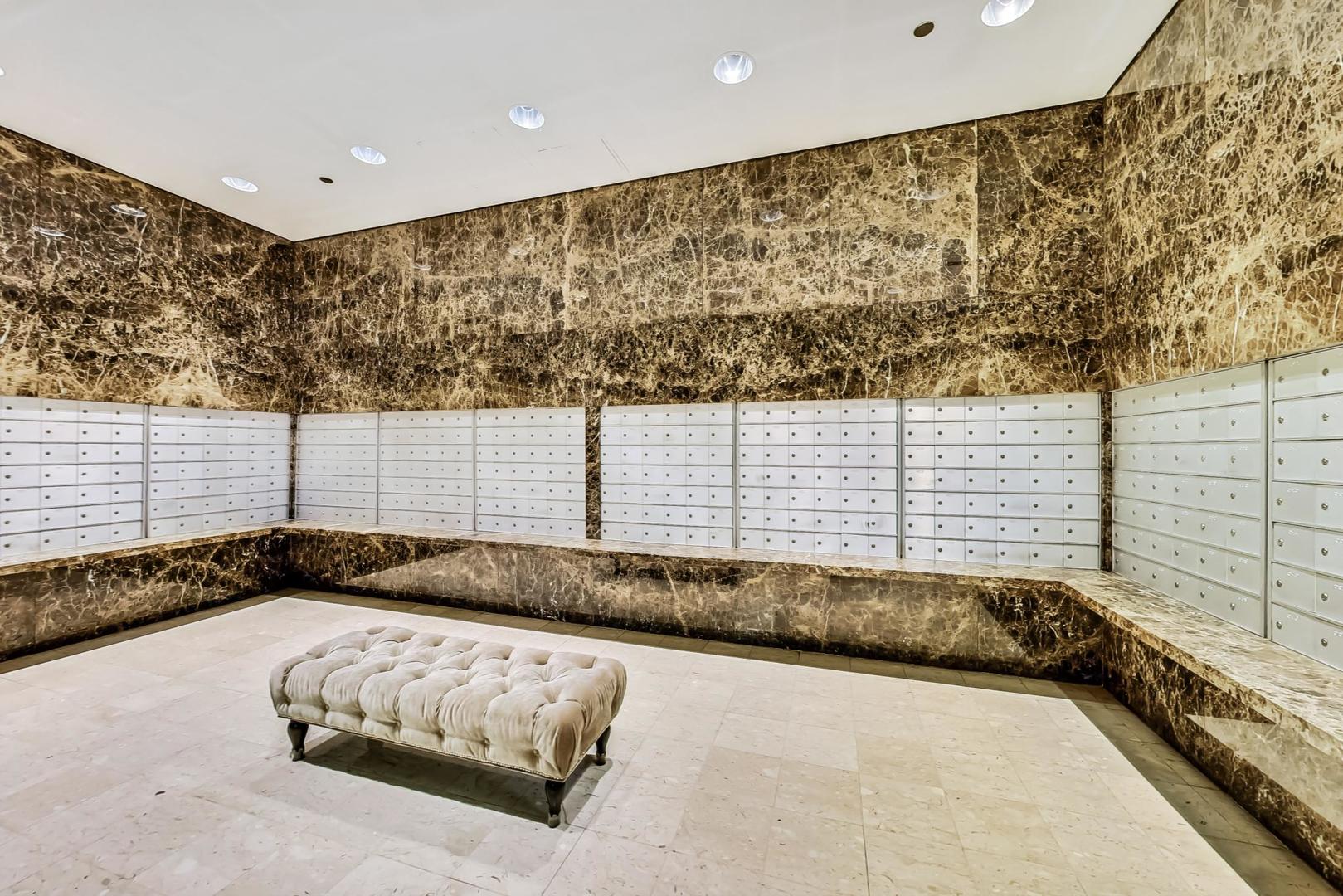 10 E ONTARIO Street Unit: 1110