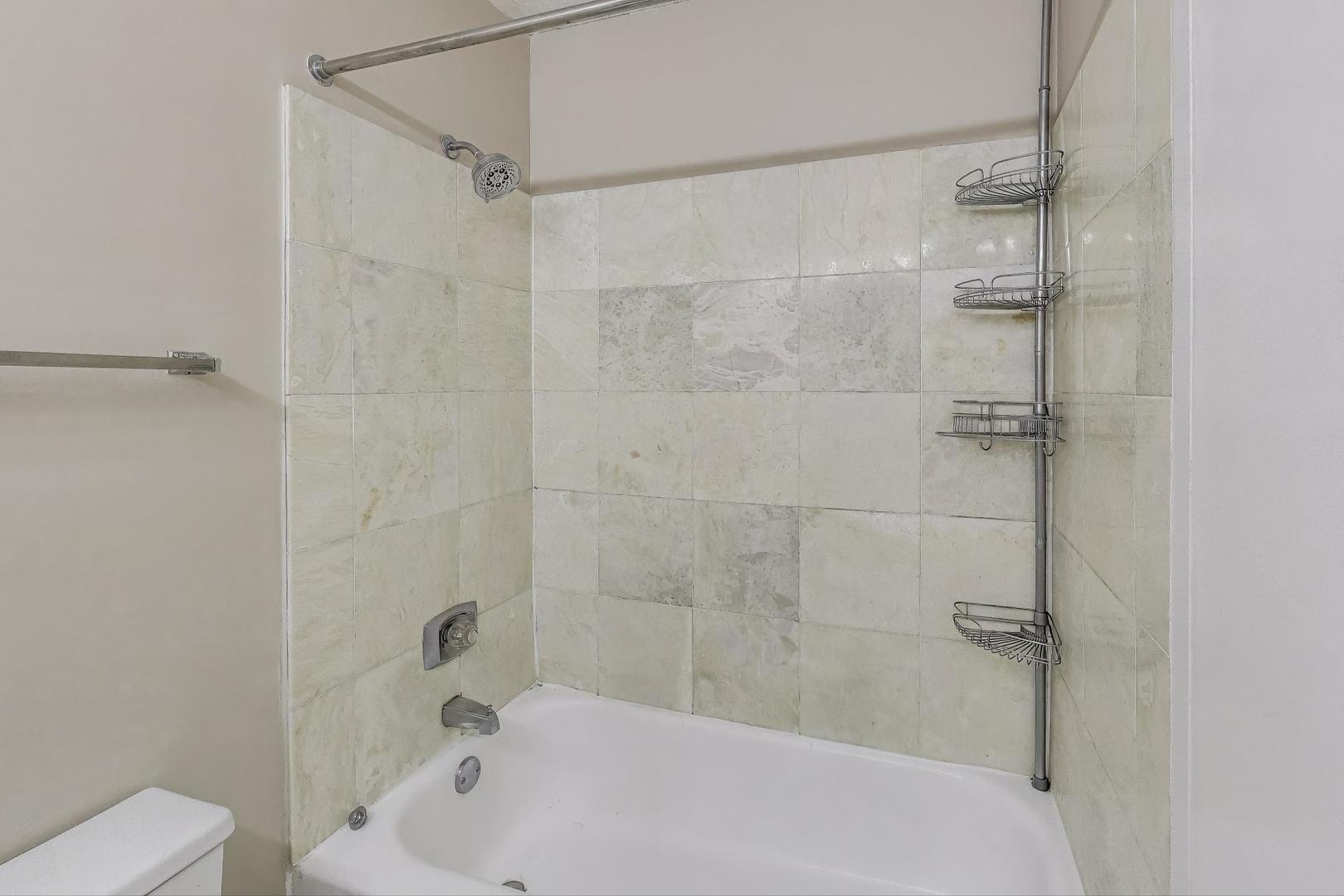 10 E ONTARIO Street Unit: 1110