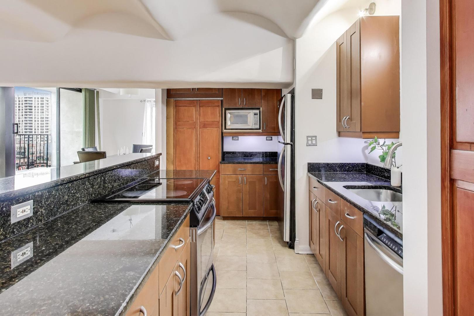 345 N Canal Street Unit: 1301