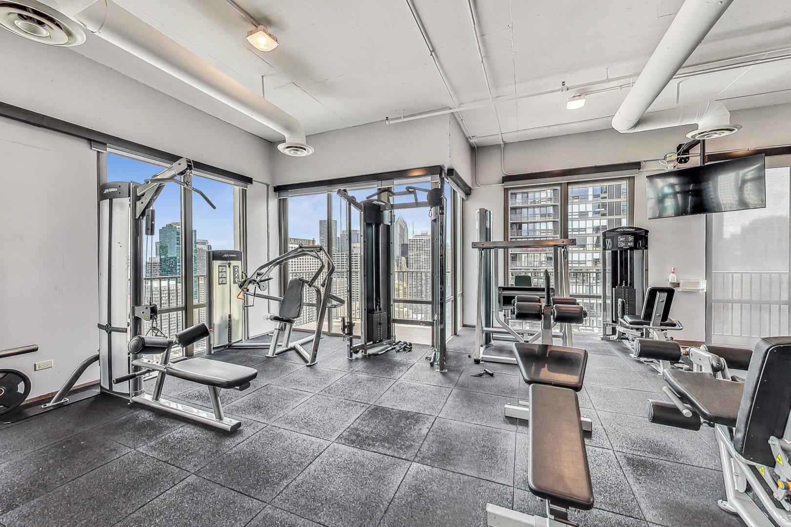 2 E Erie Street Unit: 2802