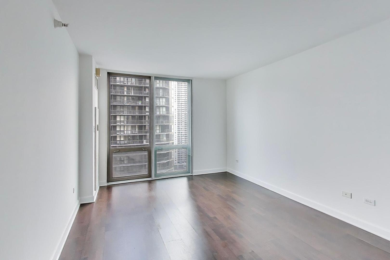 2 E Erie Street Unit: 2802