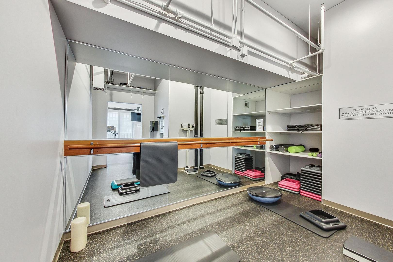 2 E Erie Street Unit: 2802