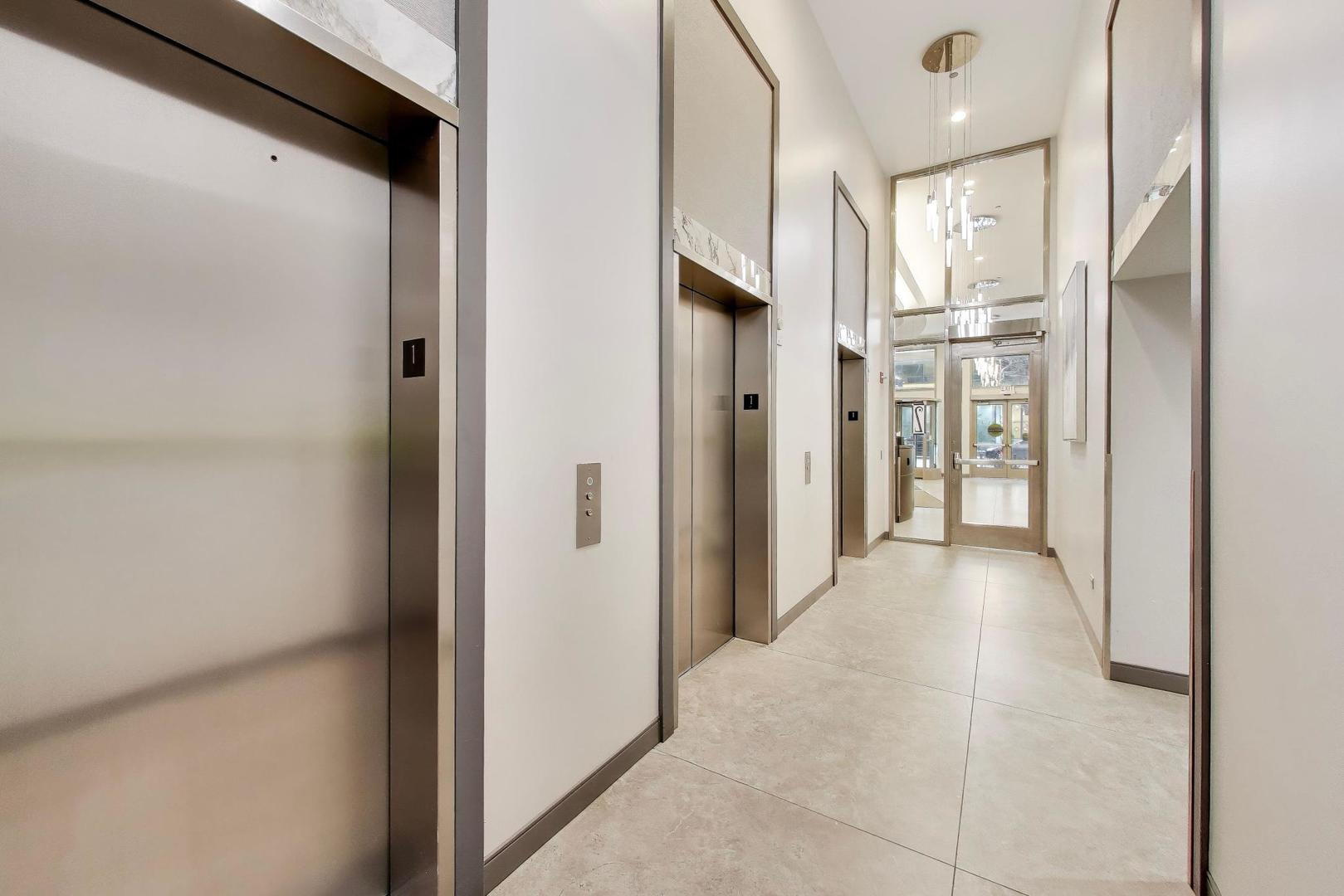 2 E Erie Street Unit: 2802