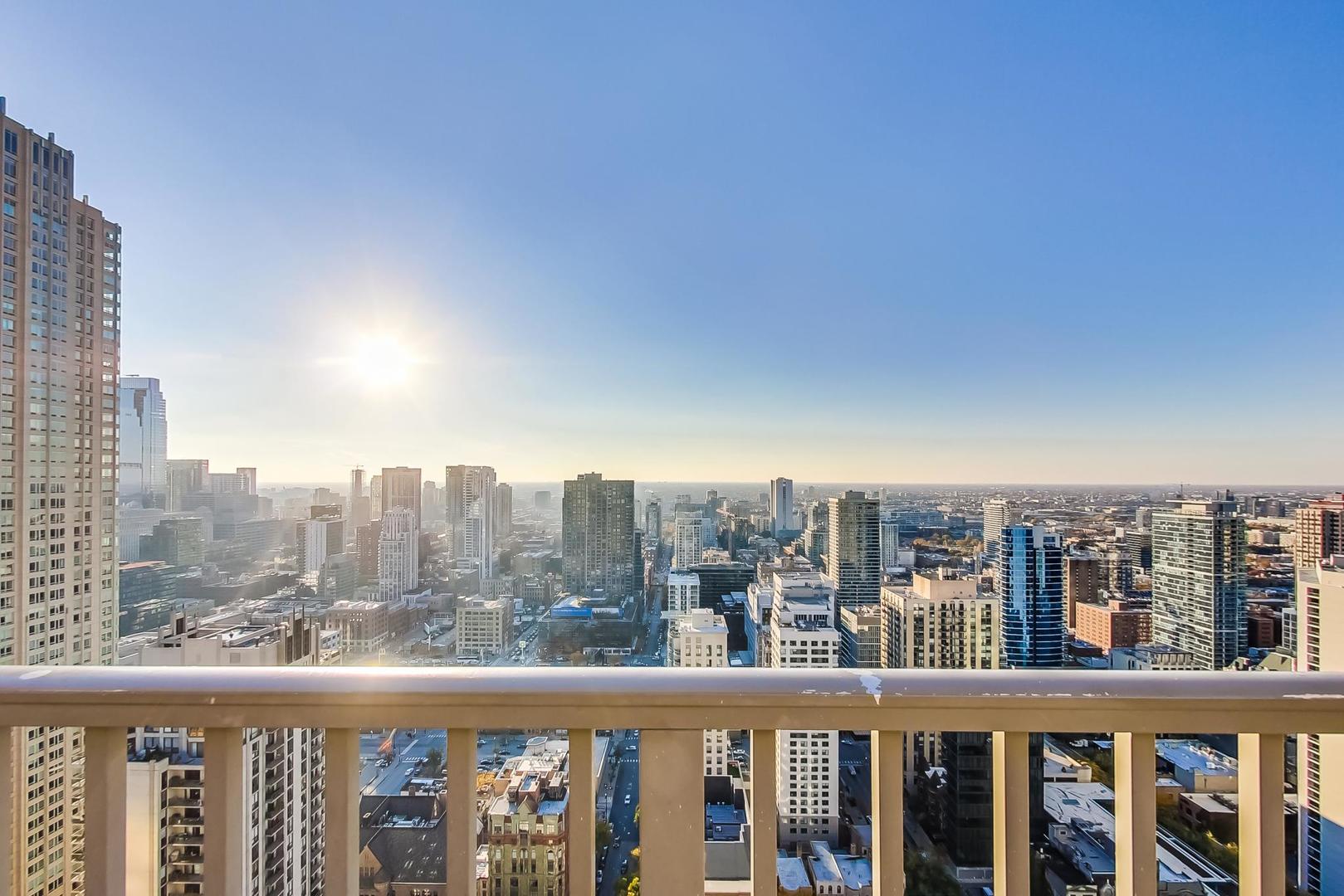 2 E Erie Street Unit: 2802