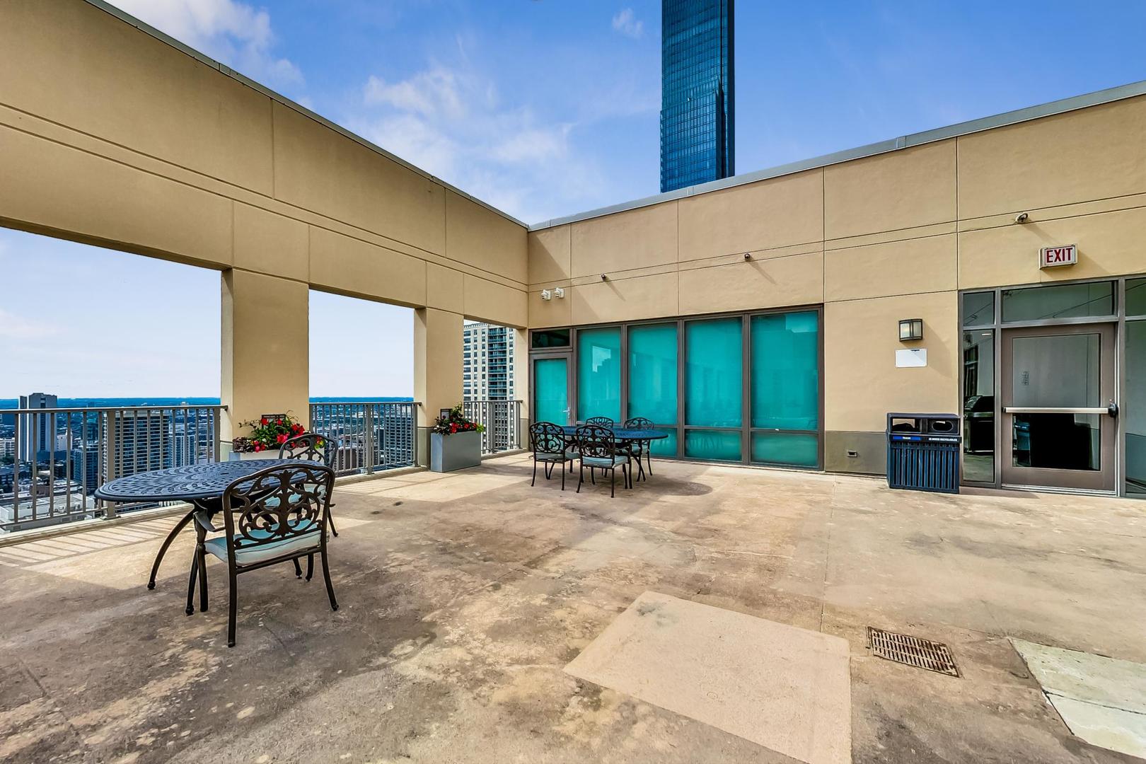 2 E Erie Street Unit: 2802