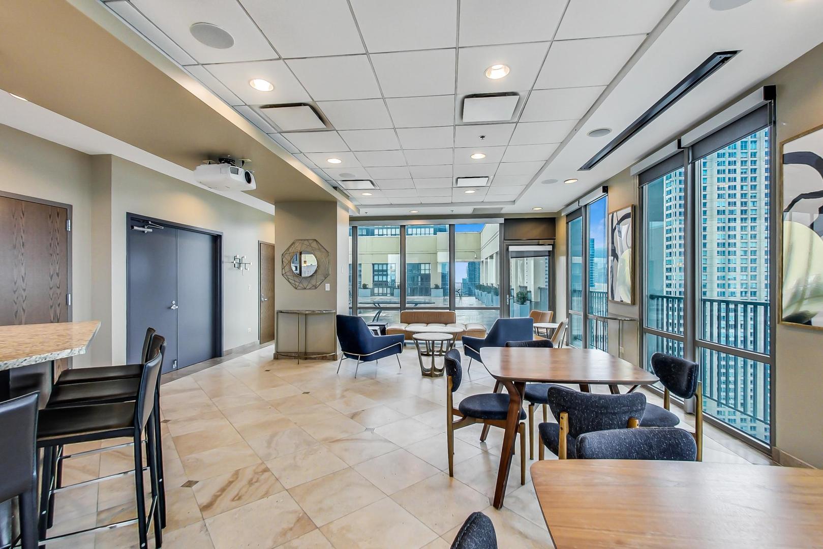 2 E Erie Street Unit: 2802