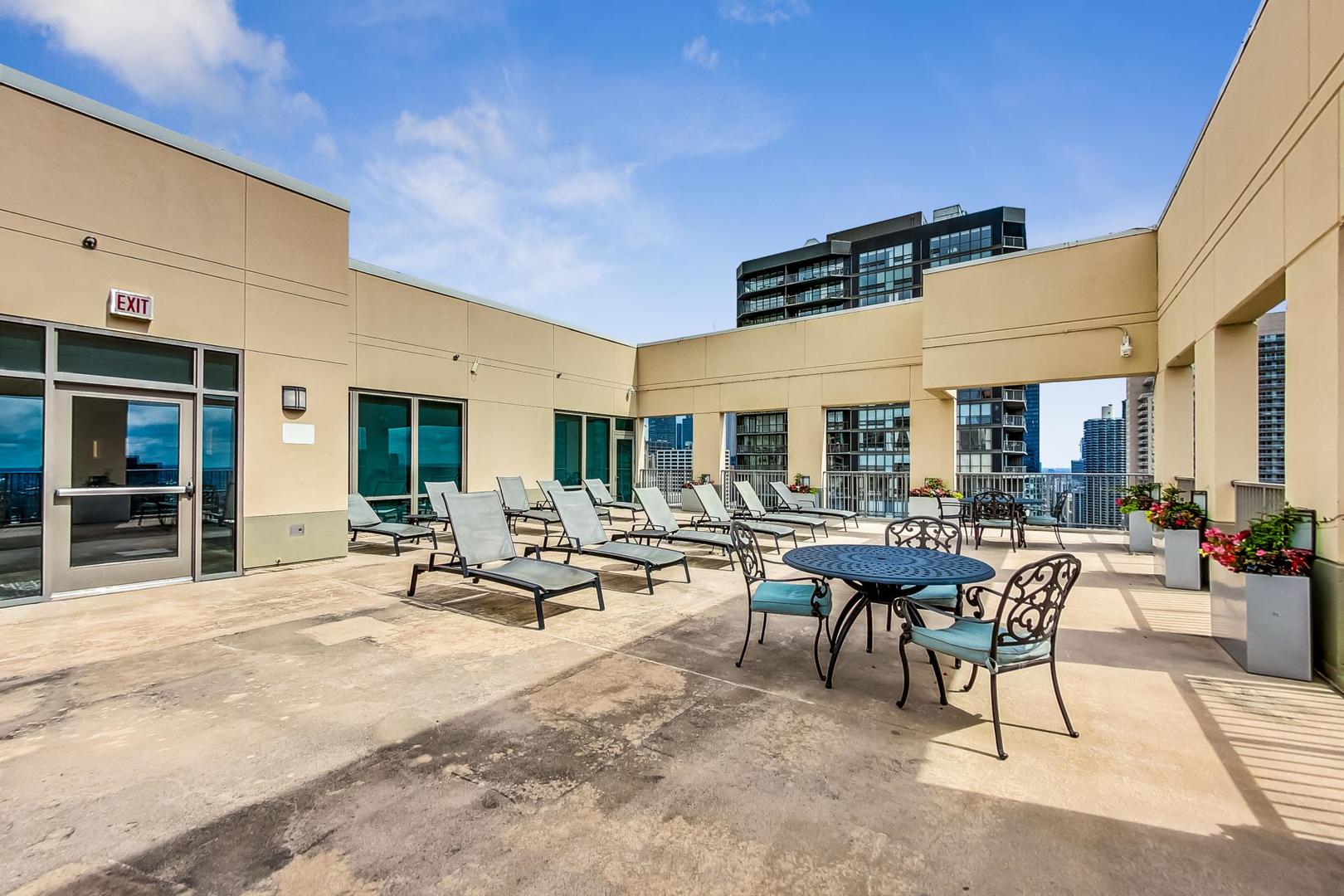 2 E Erie Street Unit: 2802