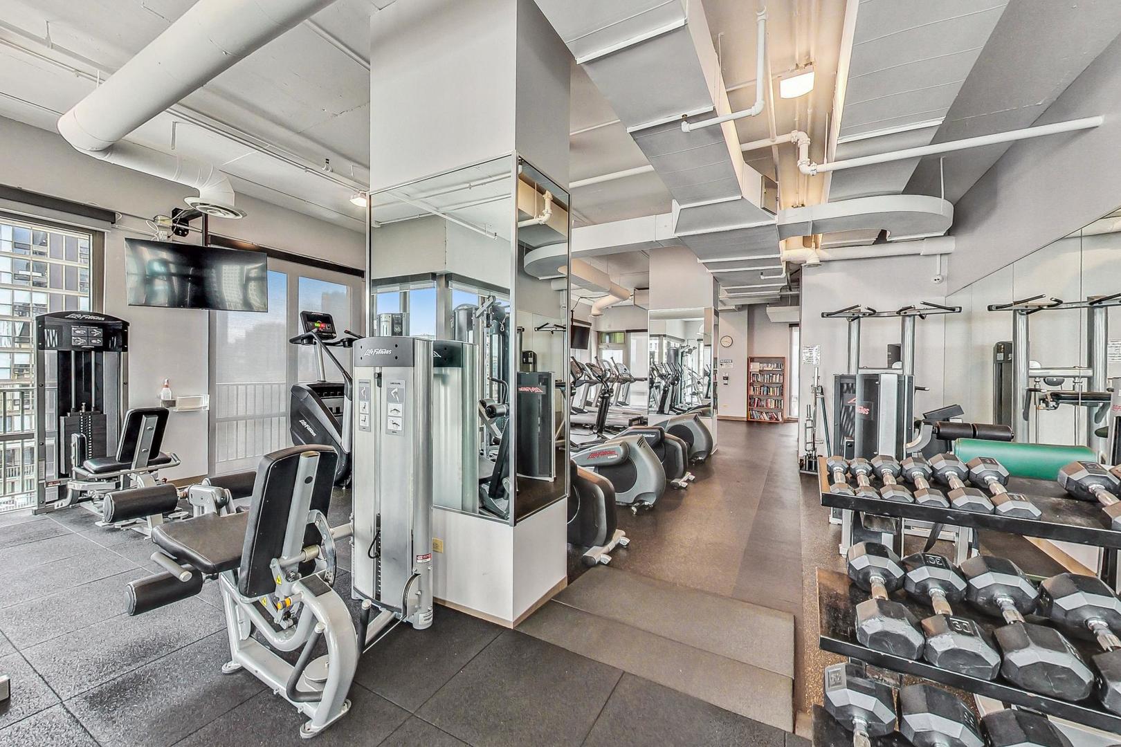 2 E Erie Street Unit: 2802