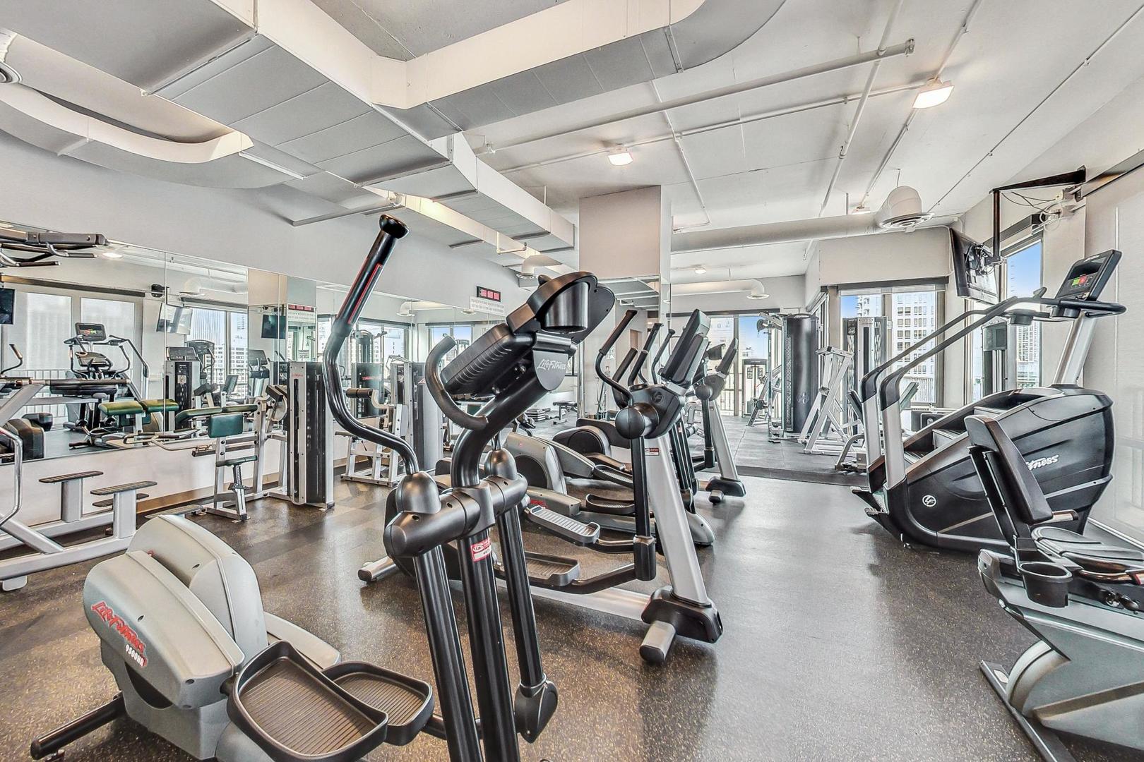 2 E Erie Street Unit: 2802