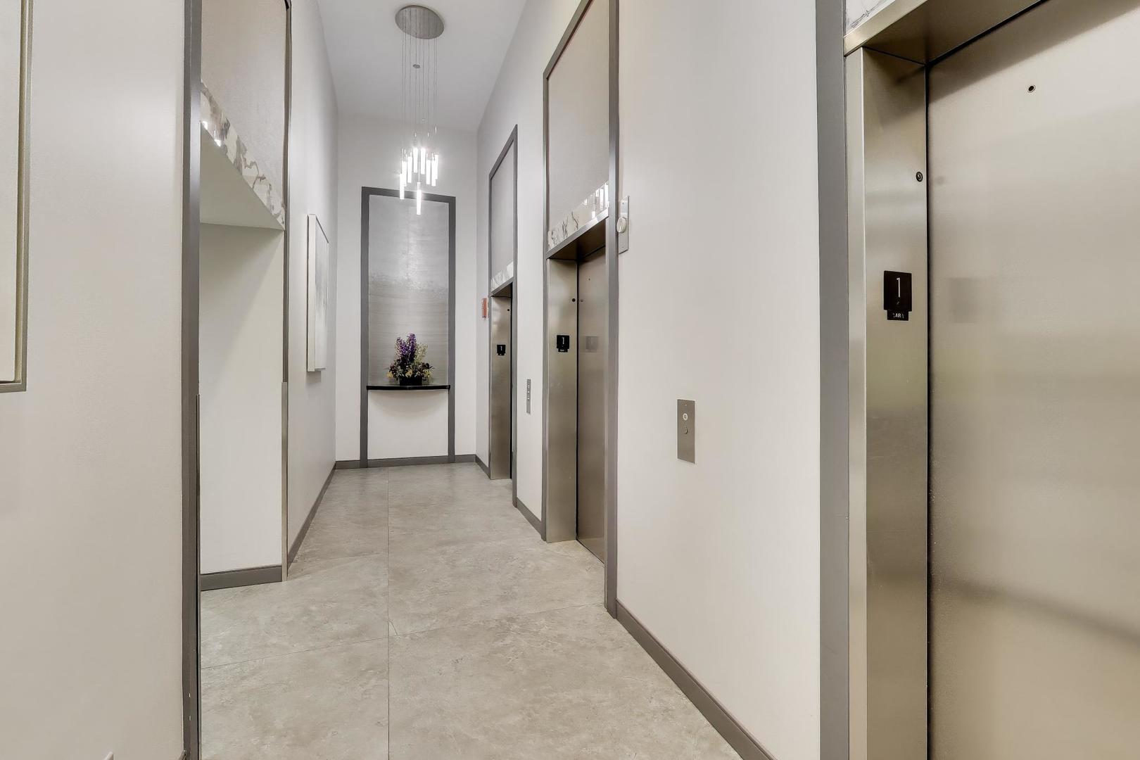 2 E Erie Street Unit: 2802