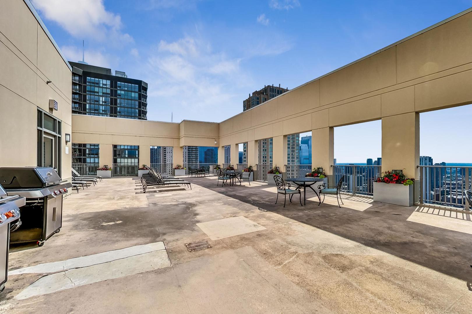 2 E Erie Street Unit: 2802