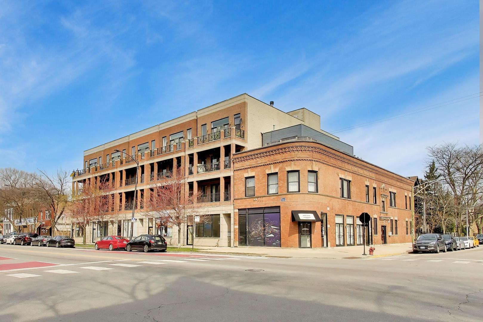 2702 W CHICAGO Avenue Unit: 2