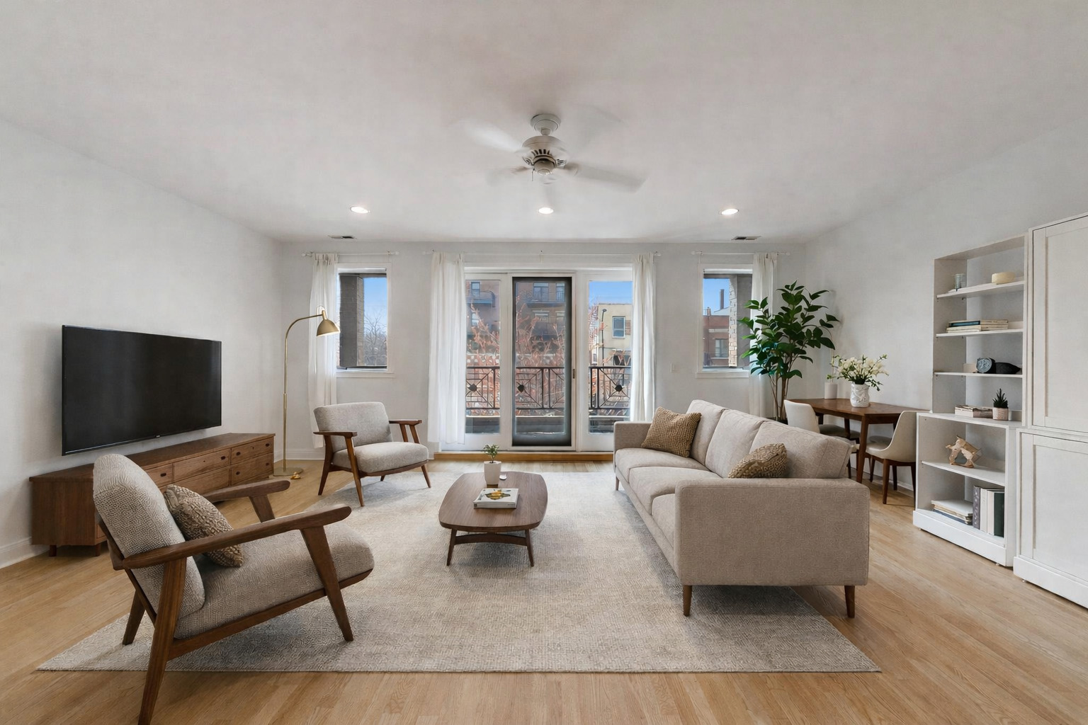 2702 W CHICAGO Avenue Unit: 2