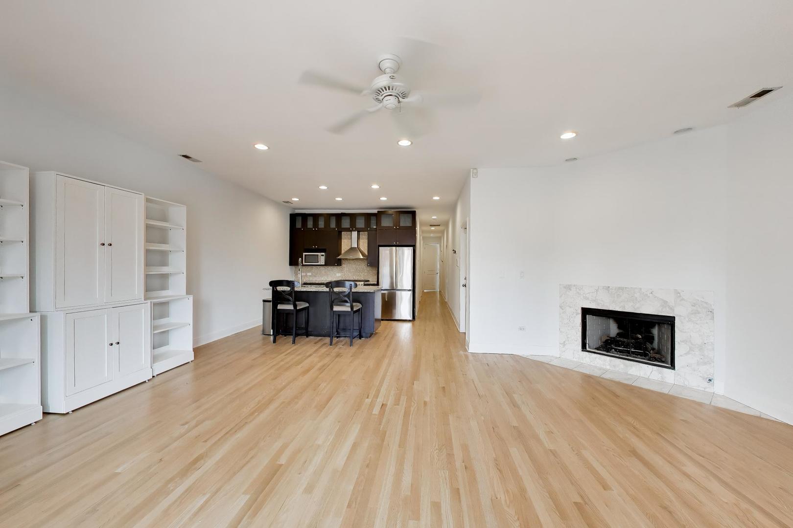 2702 W CHICAGO Avenue Unit: 2