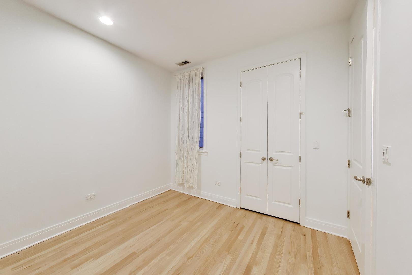 2702 W CHICAGO Avenue Unit: 2