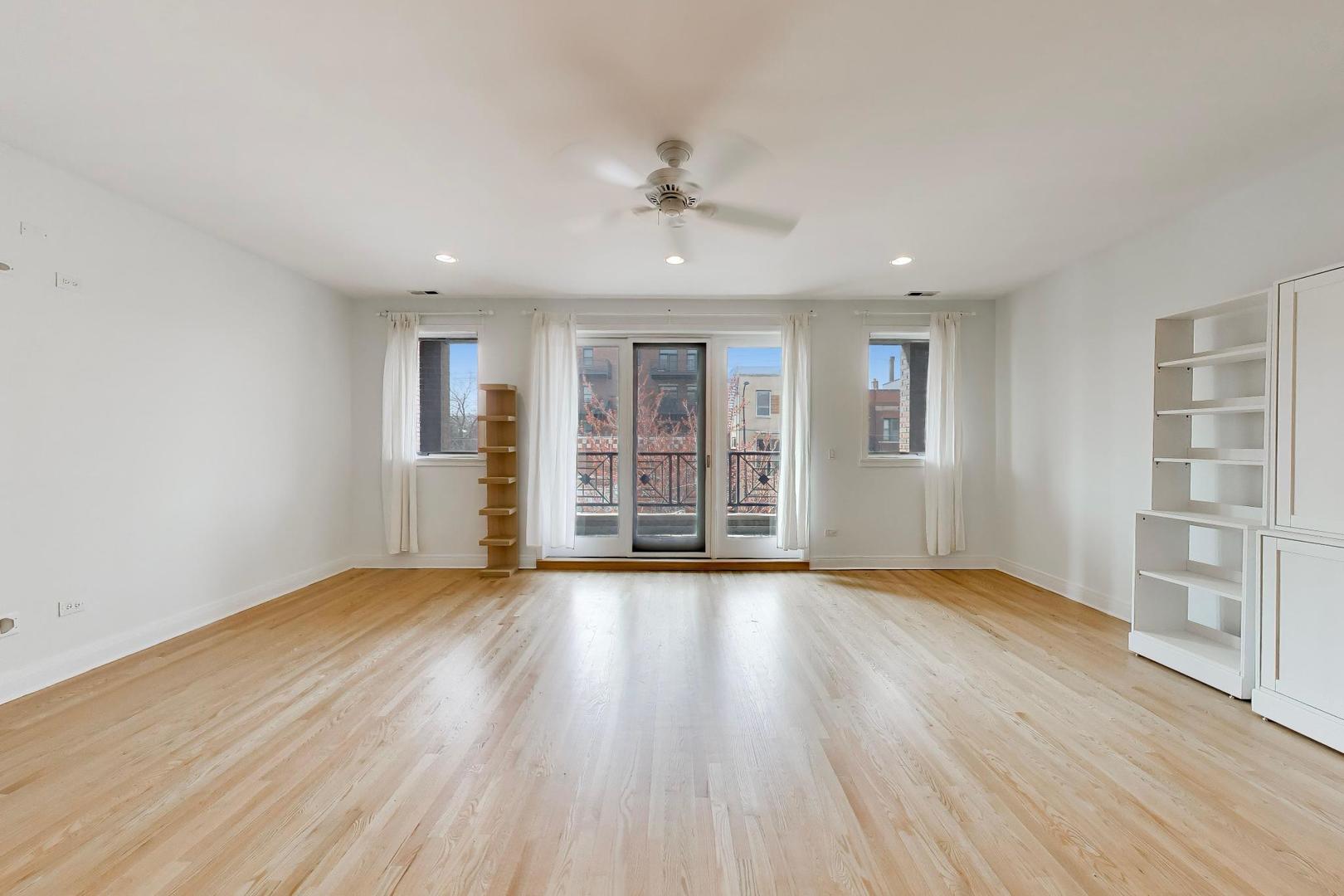 2702 W CHICAGO Avenue Unit: 2