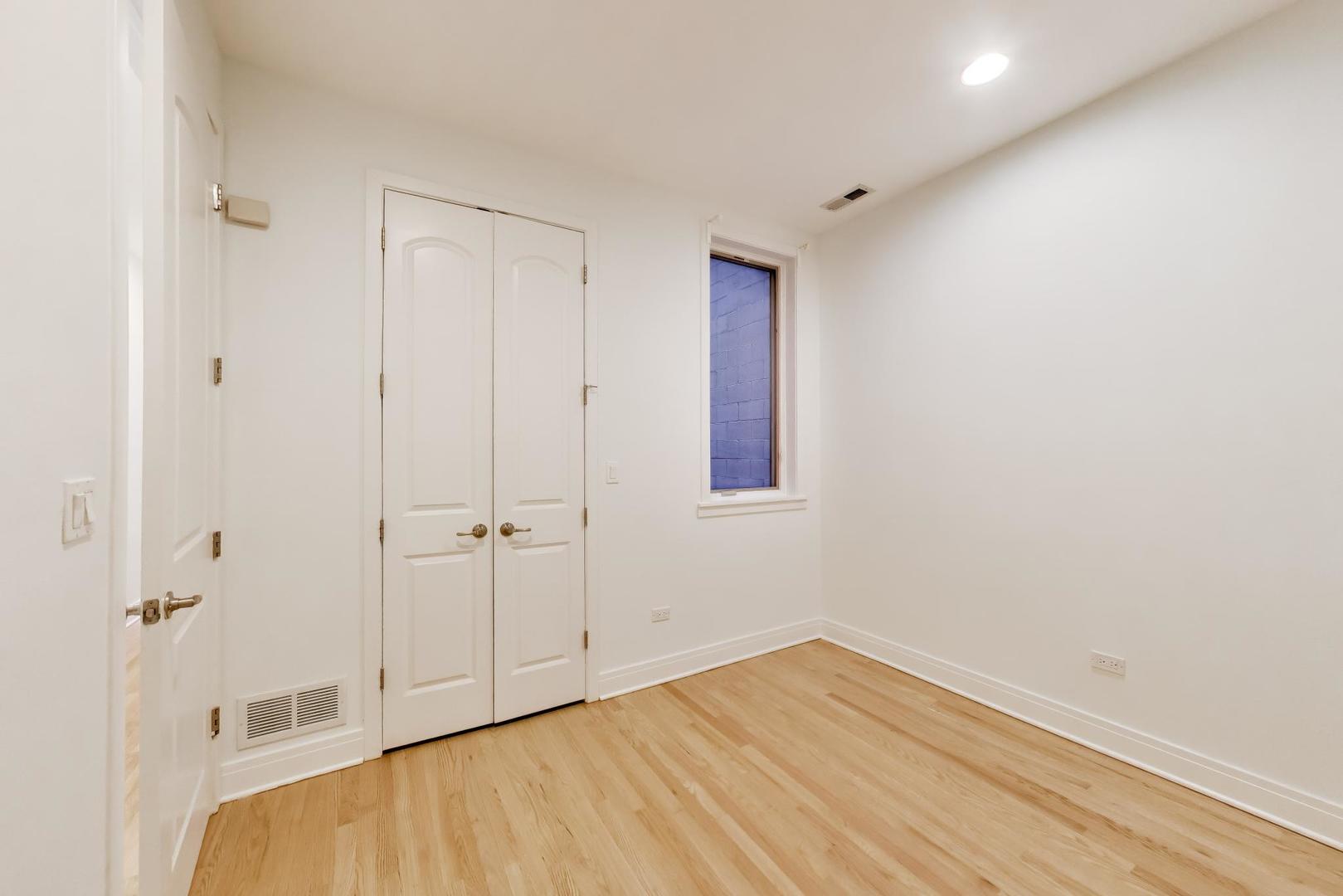 2702 W CHICAGO Avenue Unit: 2