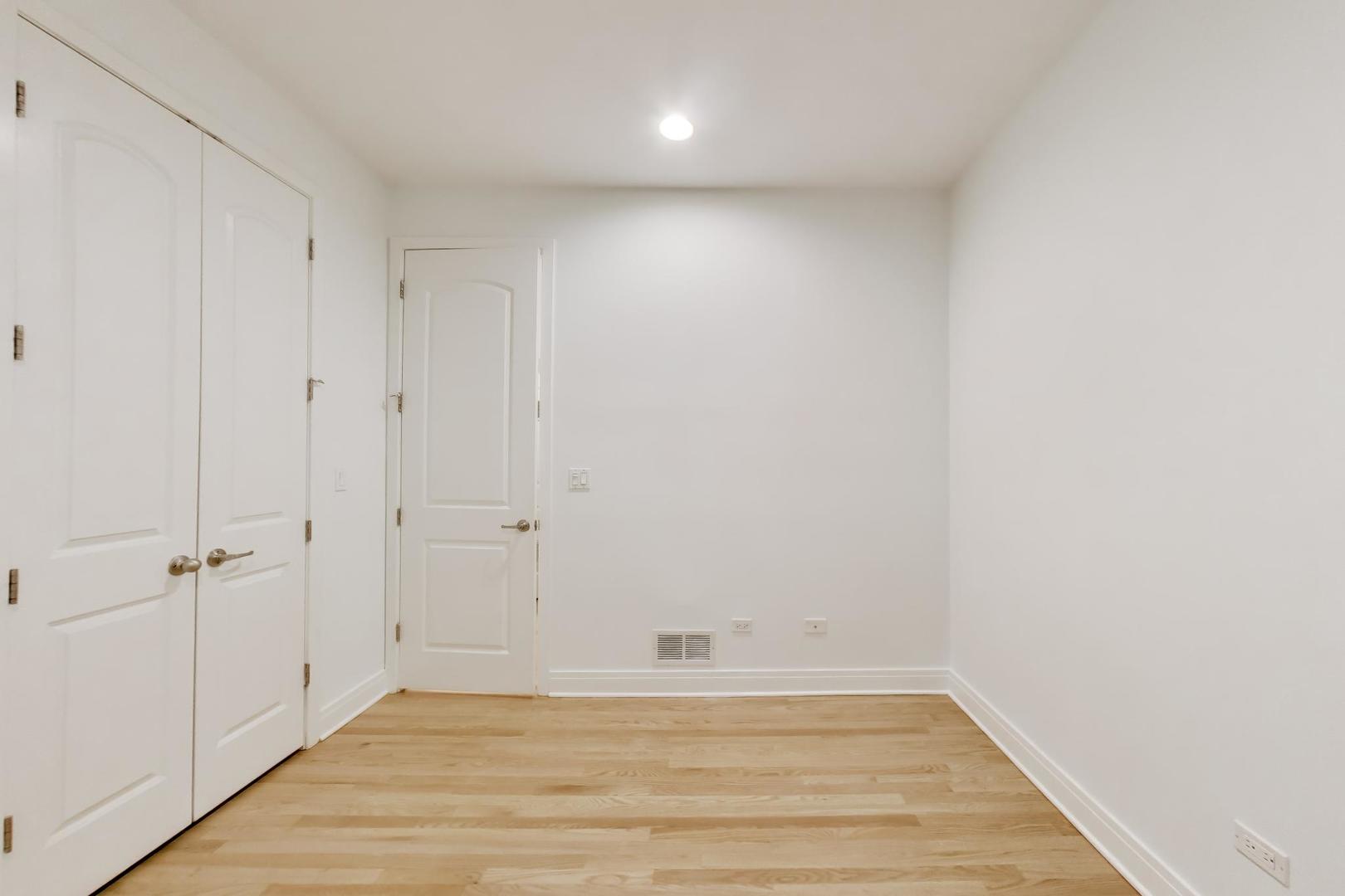 2702 W CHICAGO Avenue Unit: 2