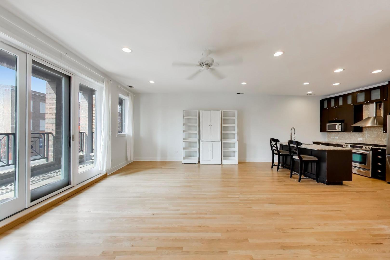 2702 W CHICAGO Avenue Unit: 2