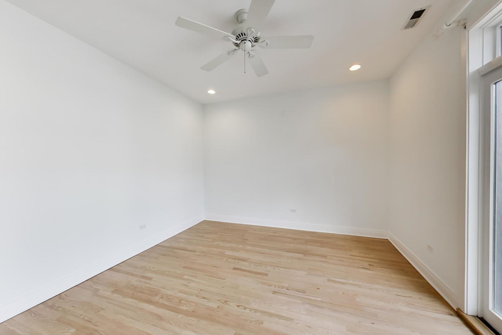 2702 W CHICAGO Avenue Unit: 2