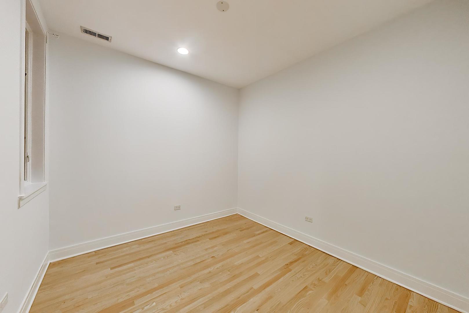 2702 W CHICAGO Avenue Unit: 2