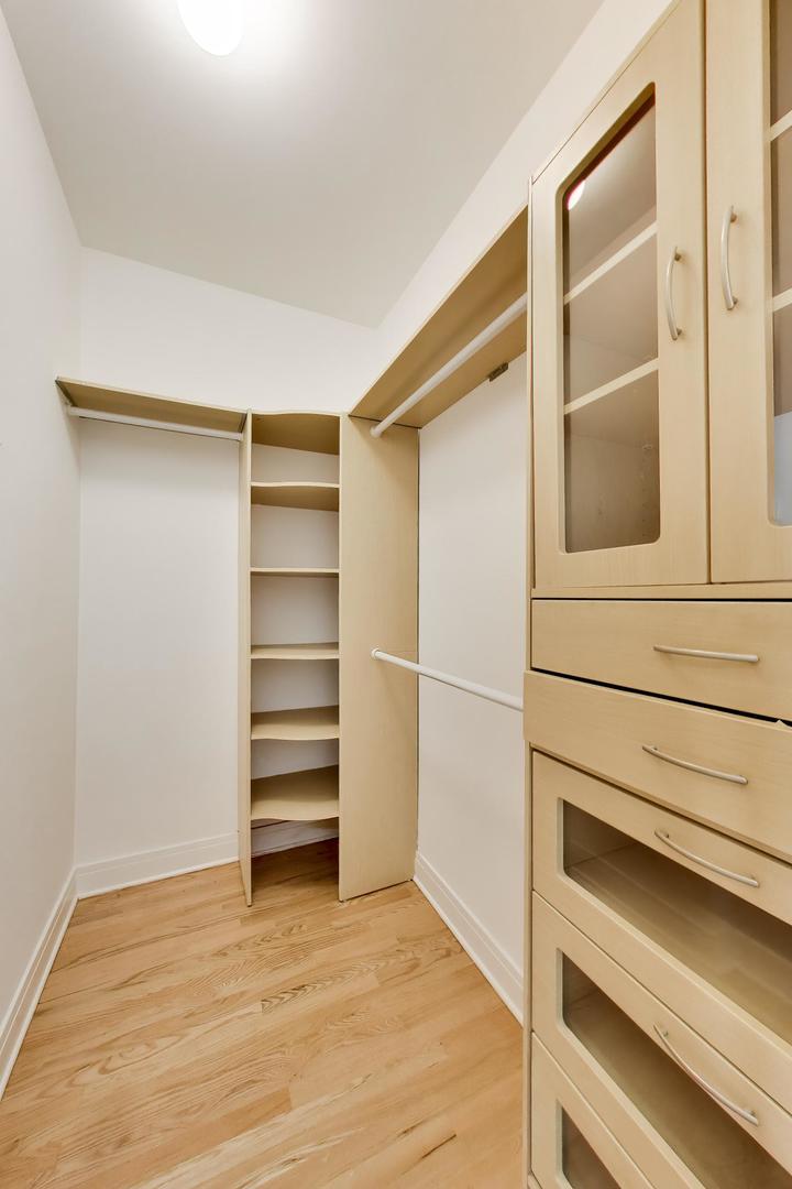 2702 W CHICAGO Avenue Unit: 2