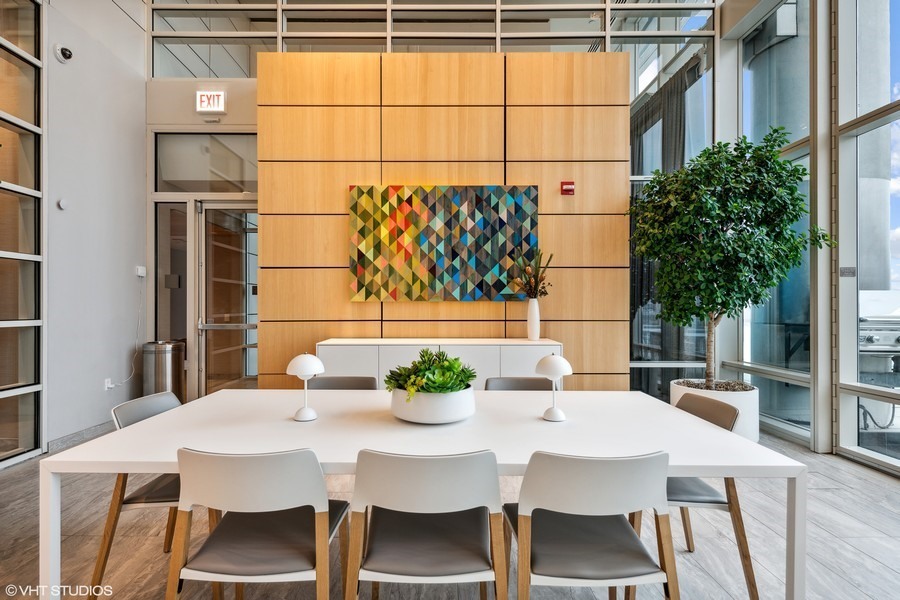 340 E Randolph Street Unit: 500