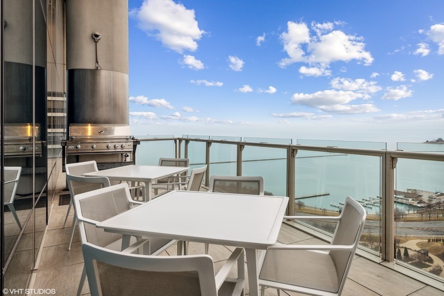 340 E Randolph Street Unit: 500