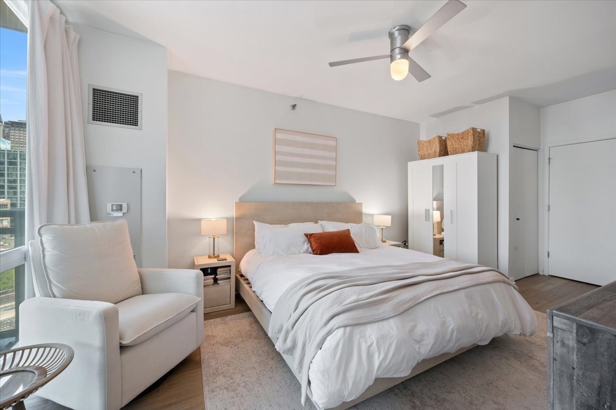 757 N Orleans Street Unit: 908